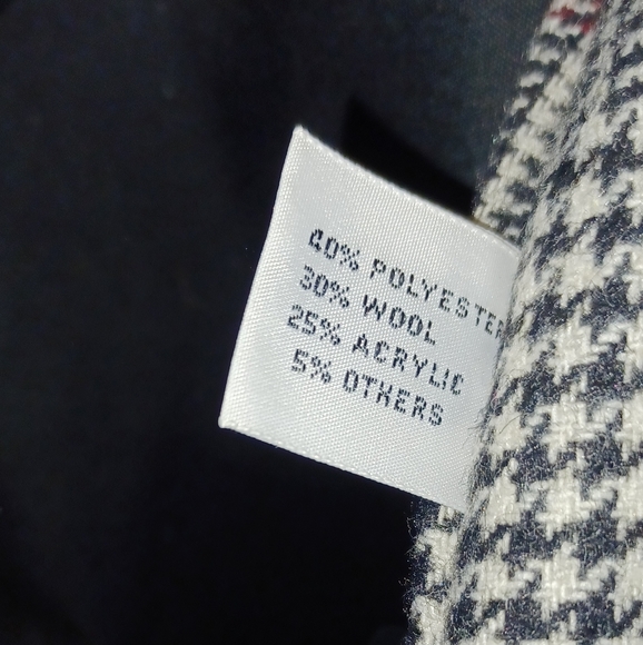 London Fog trench coat with belt and zip out lining black - Picture 7 of 9